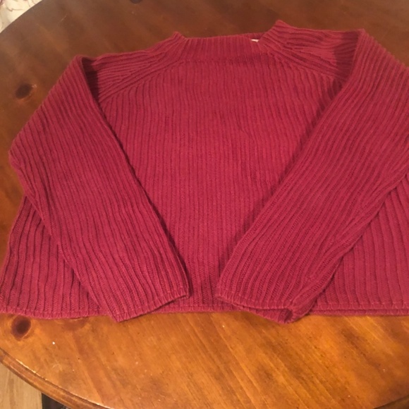 Liz Claiborne petite small pink sweater. Rarely worn if it all - Picture 4 of 7